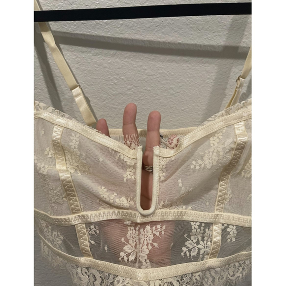 FREE PEOPLE Layer In Lace Ivory Bustier - Picture 6 of 9